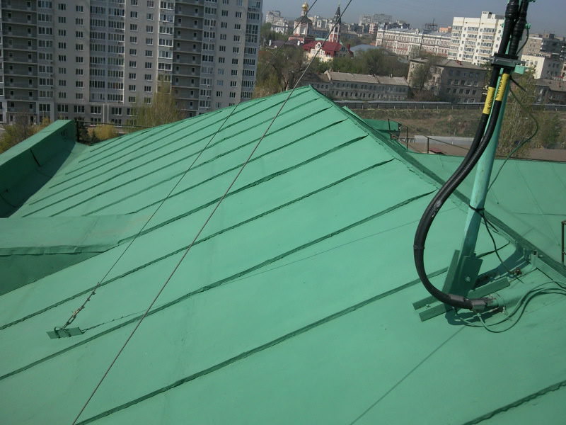 Покрываем крышу резиновой краской